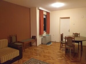 Dvosoban renoviran stan za prodaju