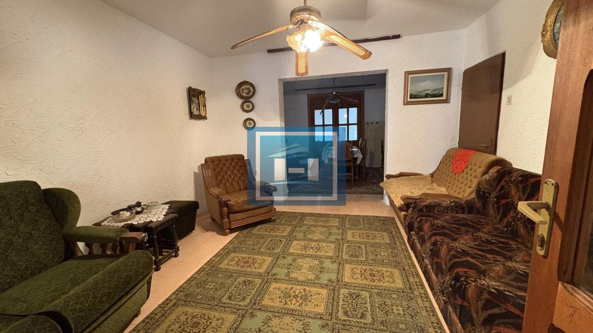 Prostrana seoska kuća u Majuru