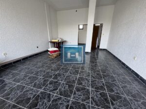 Stambeno poslovni objekat od 885m2 sa 4 lokala