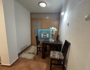 Kompletno renoviran i namešten stan na prvom spratu u centru