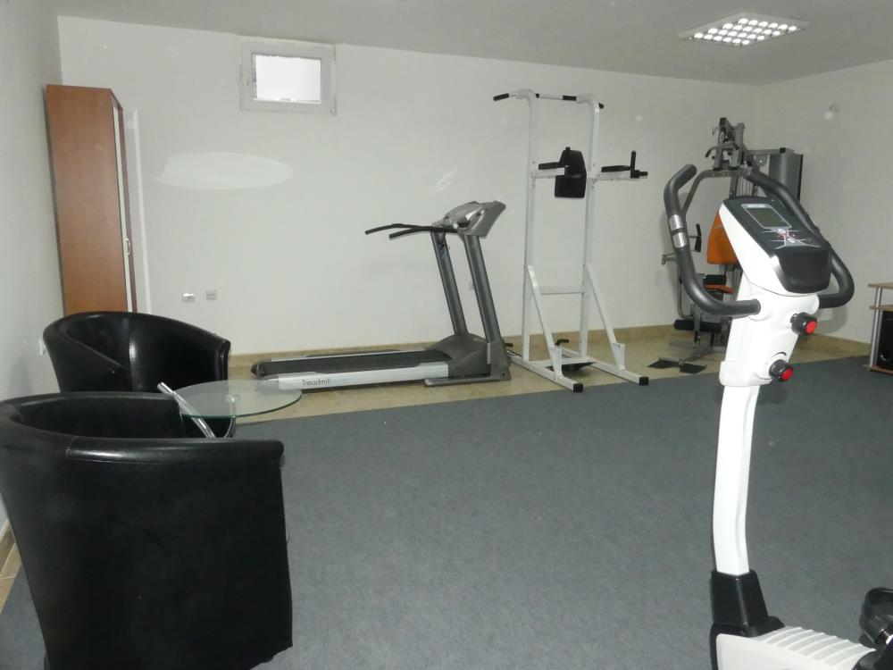 Trosoban stan na prodaju