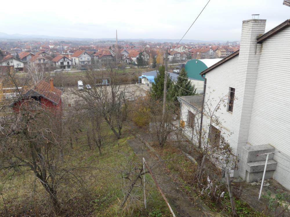 Kuća na fenomenalnoj lokaciji