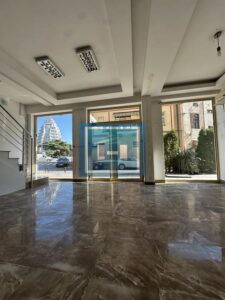 Prodaja poslovnog prostora u centru