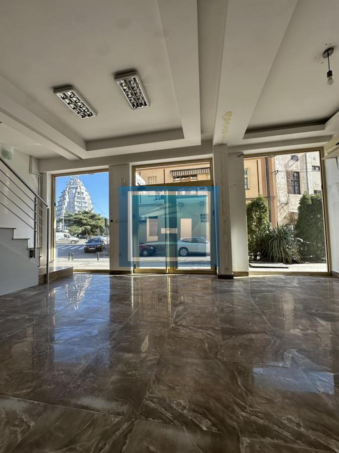 Prodaja poslovnog prostora u centru