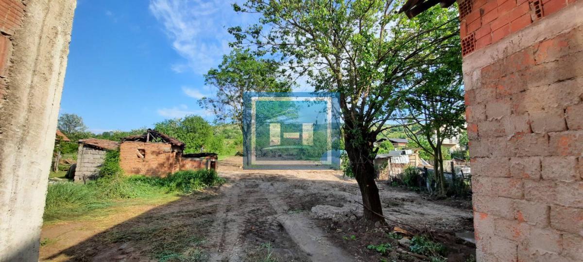 Prostrana seoska kuća u Majuru