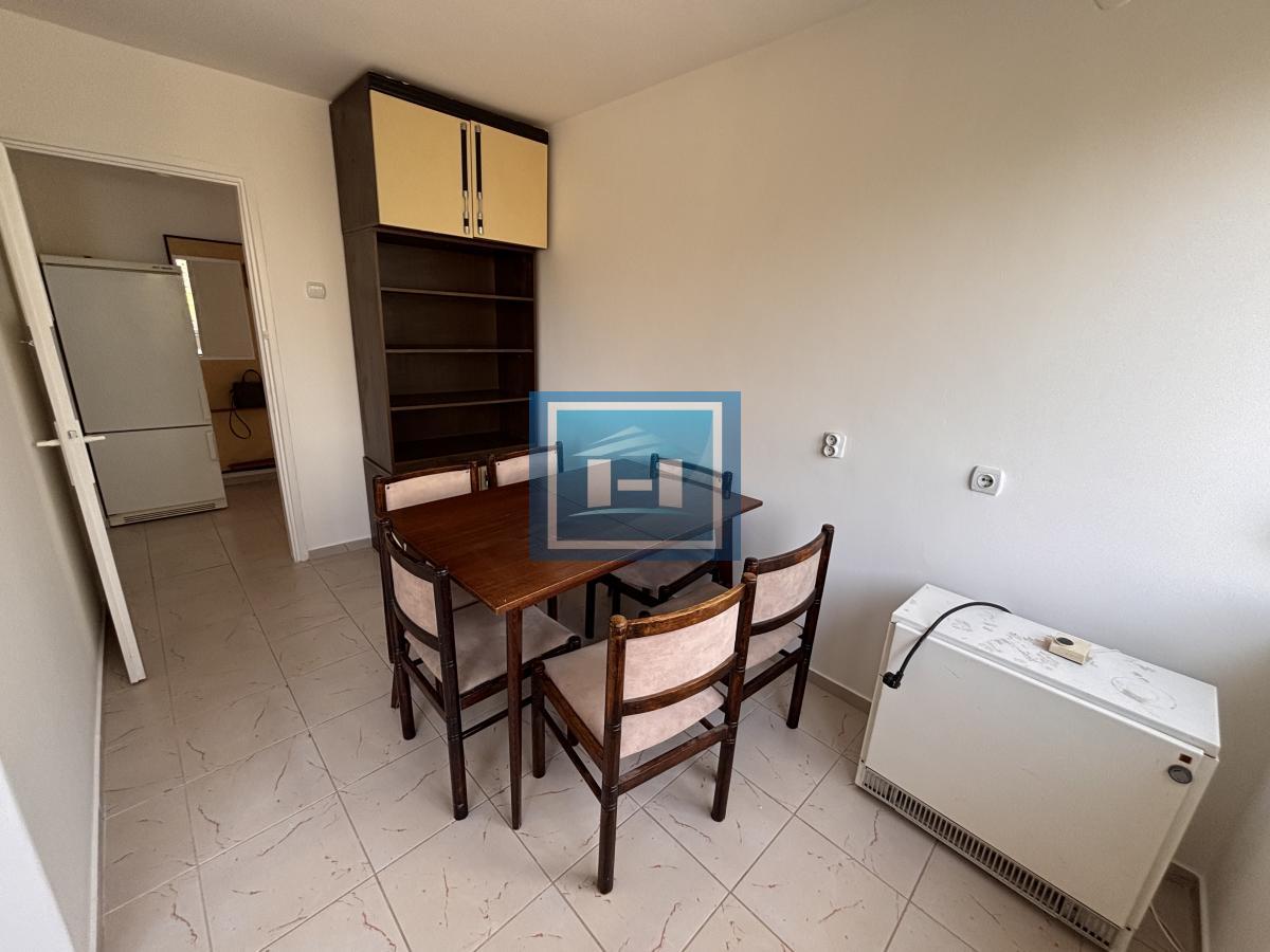 Dvosoban stan 2. sprat, Kajsijar, postoji mogućnost kupovine na kredit