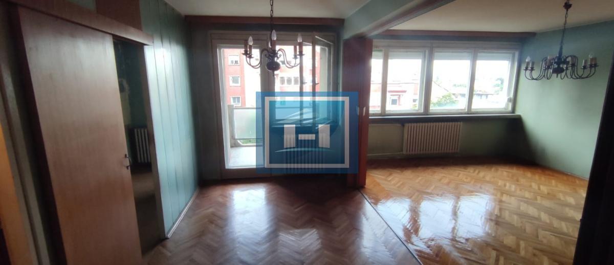 Trosoban stan 80 m², Centar, Jagodina