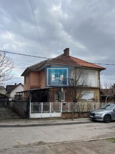 Starija kuća(vertikala)za renoviranje blizu centra grada