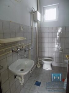 Poslovno stambeni objekat na ulazu u Ćupriju