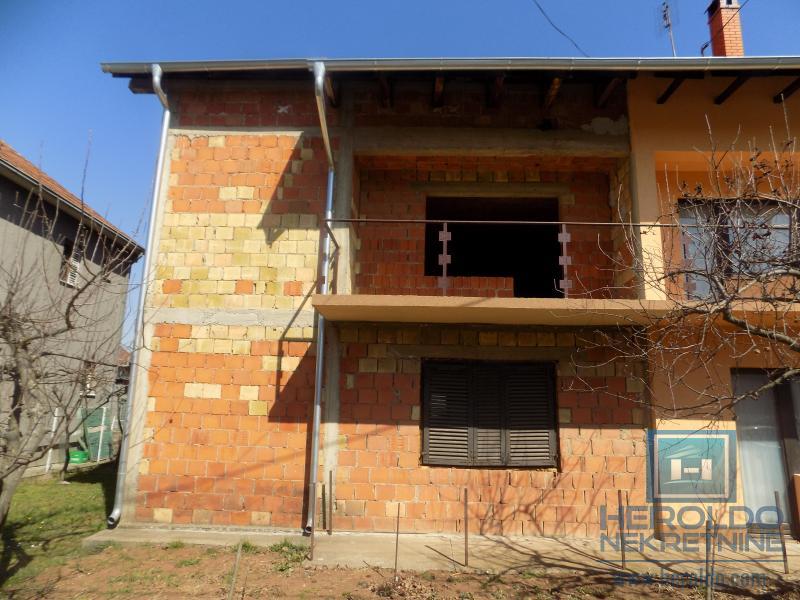 Na prodaju nezavršena kuća