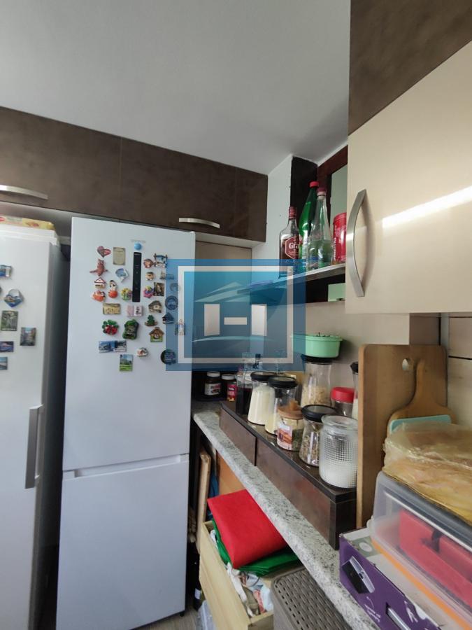 Stan niže spratnosti u centru grada sa garažom i podrumom