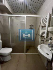 Potpuno opremljen dvosoban stan na super lokaciji