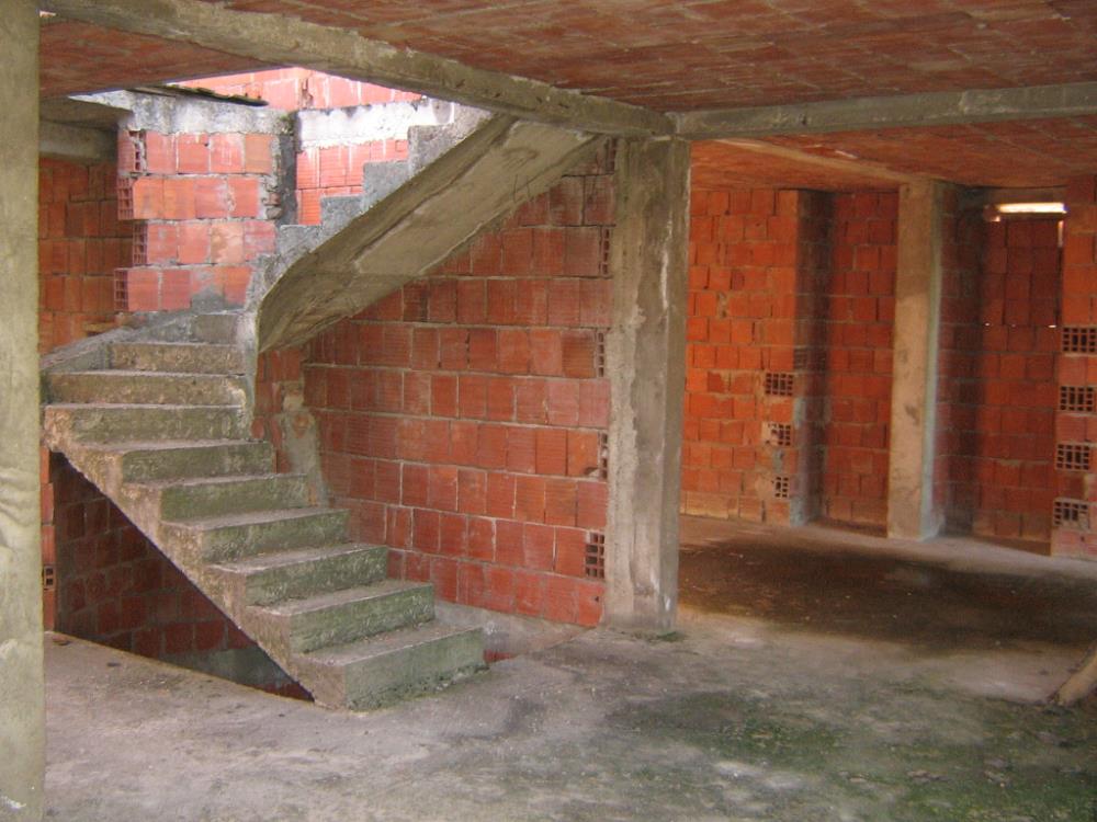 Nezavršena kuća, Solaris