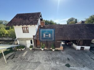 26,27 ARI. KUĆA. POMOĆNI OBJEKTI. I VELIKA MORAVA NA 150 METARA.