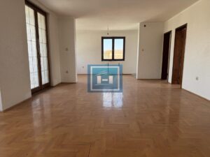 Stambeno poslovni objekat od 885m2 sa 4 lokala