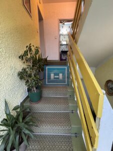 Kuća za više članova ili dve porodice u gradu