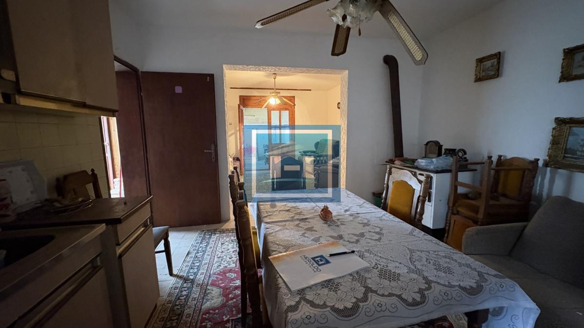 Prostrana seoska kuća u Majuru