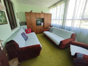 Prelepa parcela od 70 ari sa objektom u selu Lovci