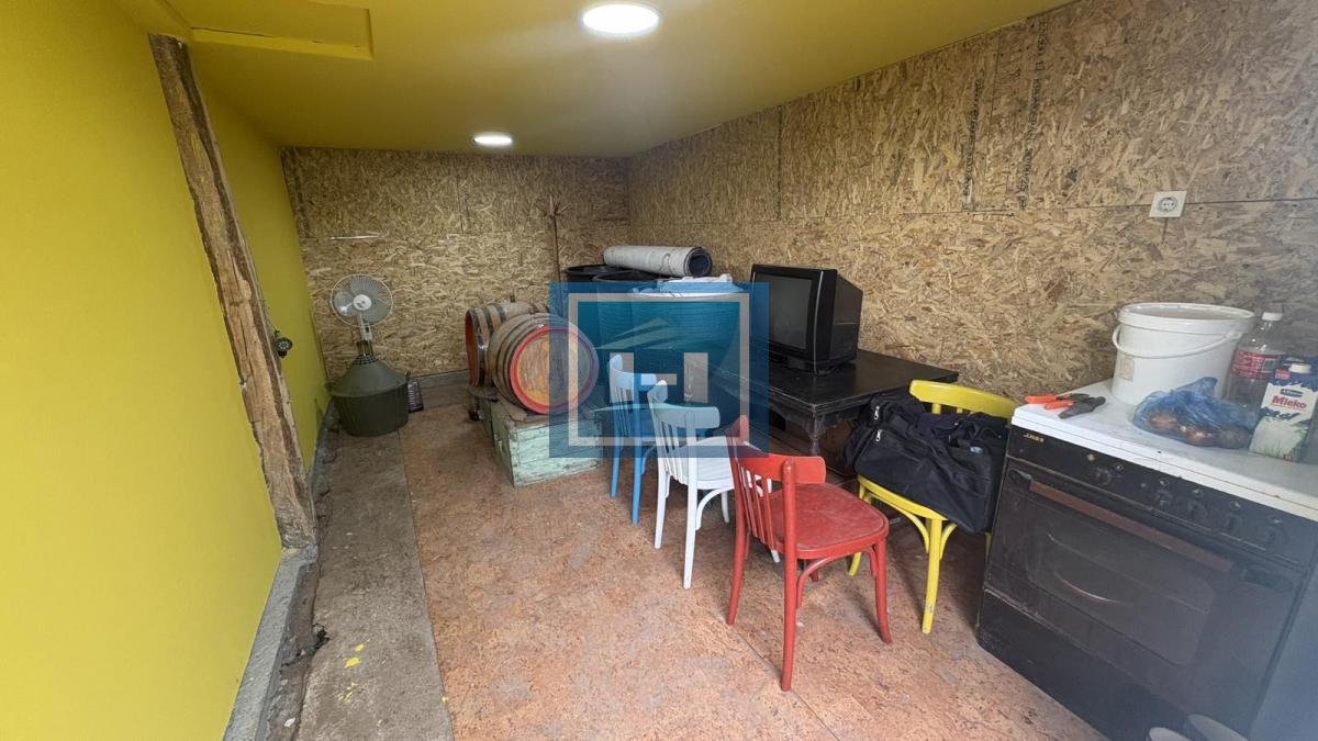 Na prodaju vikend kuća sa voćnjakom i šumom – samo 13 km od Jagodine