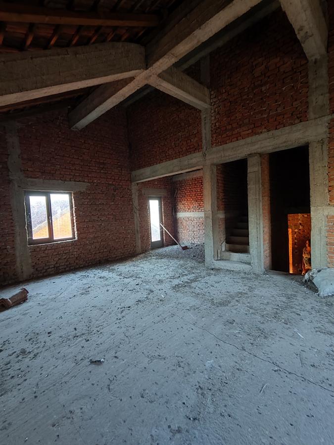 Kuća od 450m2 na atraktivnoj lokaciji u gradu
