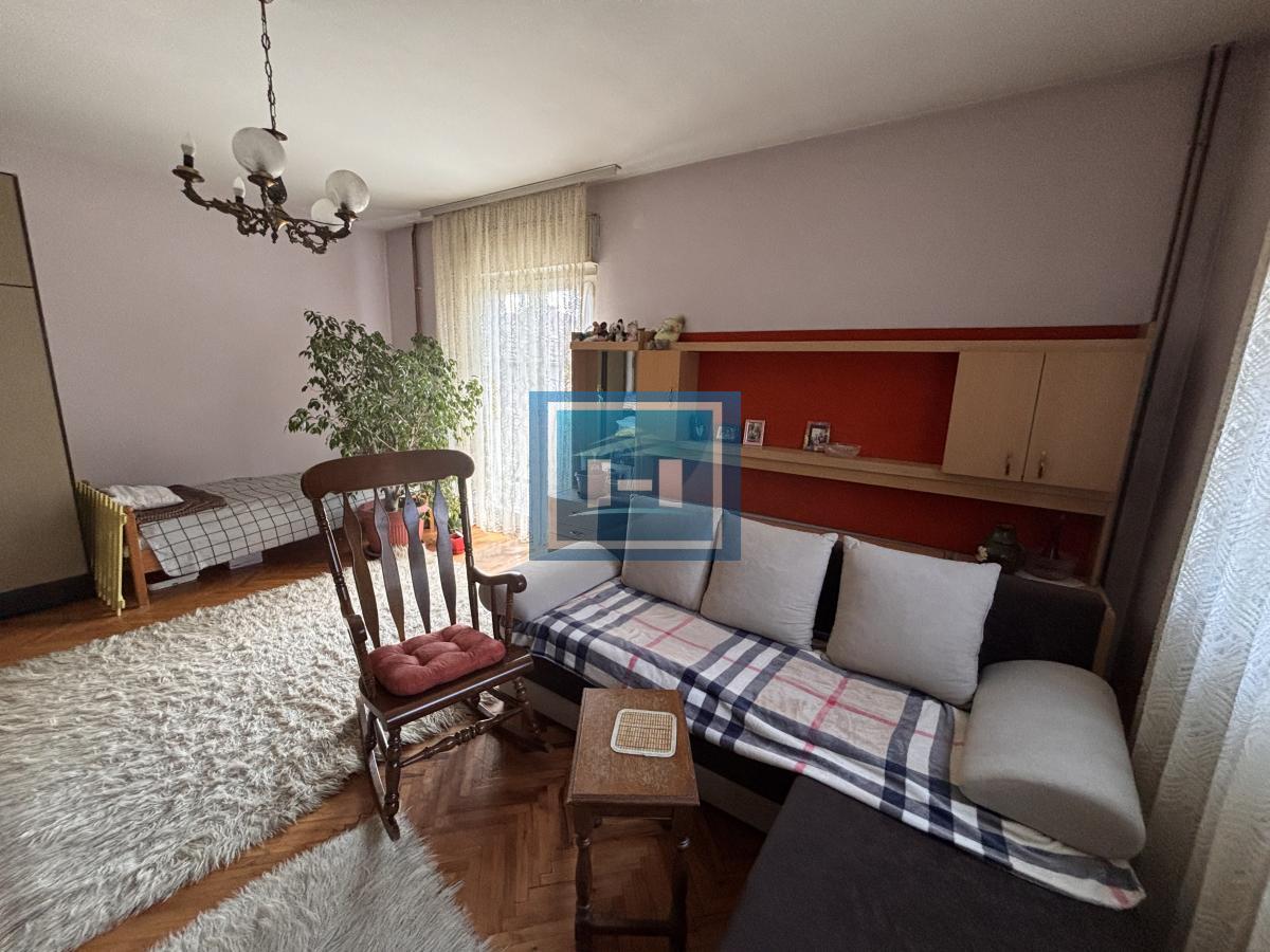 Kuća za više članova ili dve porodice u gradu