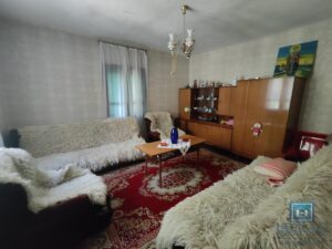 Prelepa parcela od 70 ari sa objektom u selu Lovci