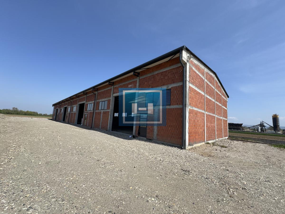 NOVA HALA POVRŠINE 1100m2