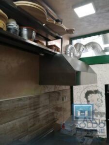 hitna prodaja dva spojena lokala povoljno u centru grada!!!