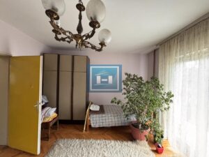 Kuća za više članova ili dve porodice u gradu