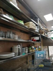 hitna prodaja dva spojena lokala povoljno u centru grada!!!