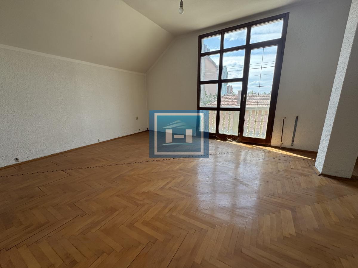 Stambeno poslovni objekat od 885m2 sa 4 lokala