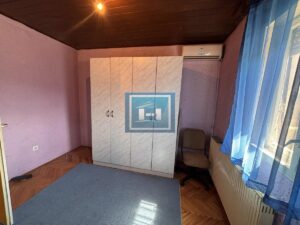 Kuća za više članova ili dve porodice u gradu