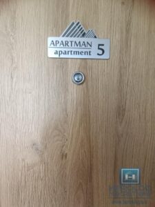 Na prodaju potpuno opremljen apartman na Zlatiboru