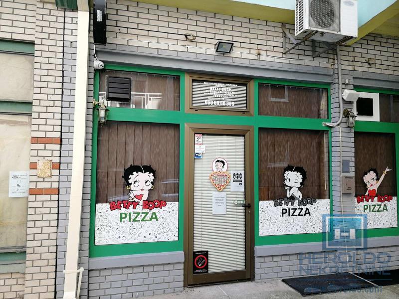 hitna prodaja dva spojena lokala povoljno u centru grada!!!