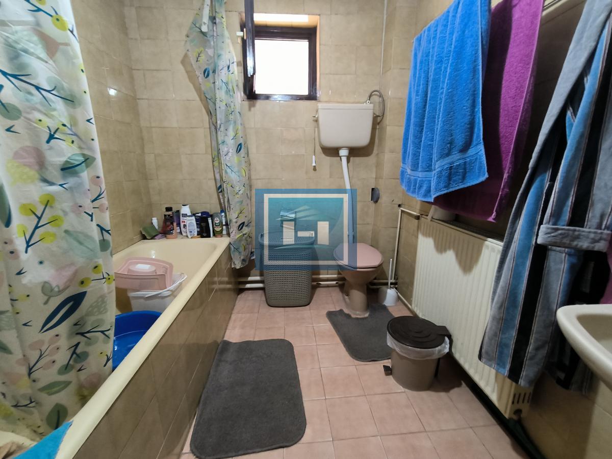 Kompletno imanje sa dve kuće, voćnjakom i pomoćnim objektima – sve na jednom mestu!