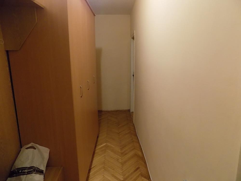 Dvosoban renoviran stan za prodaju