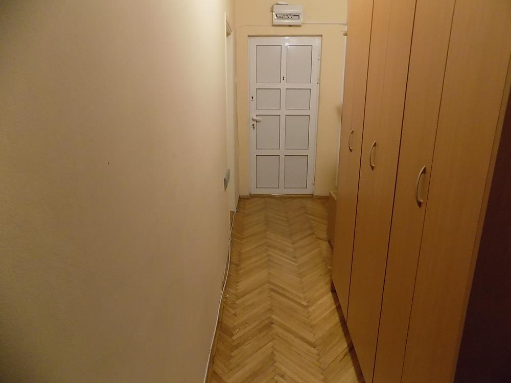 Dvosoban renoviran stan za prodaju