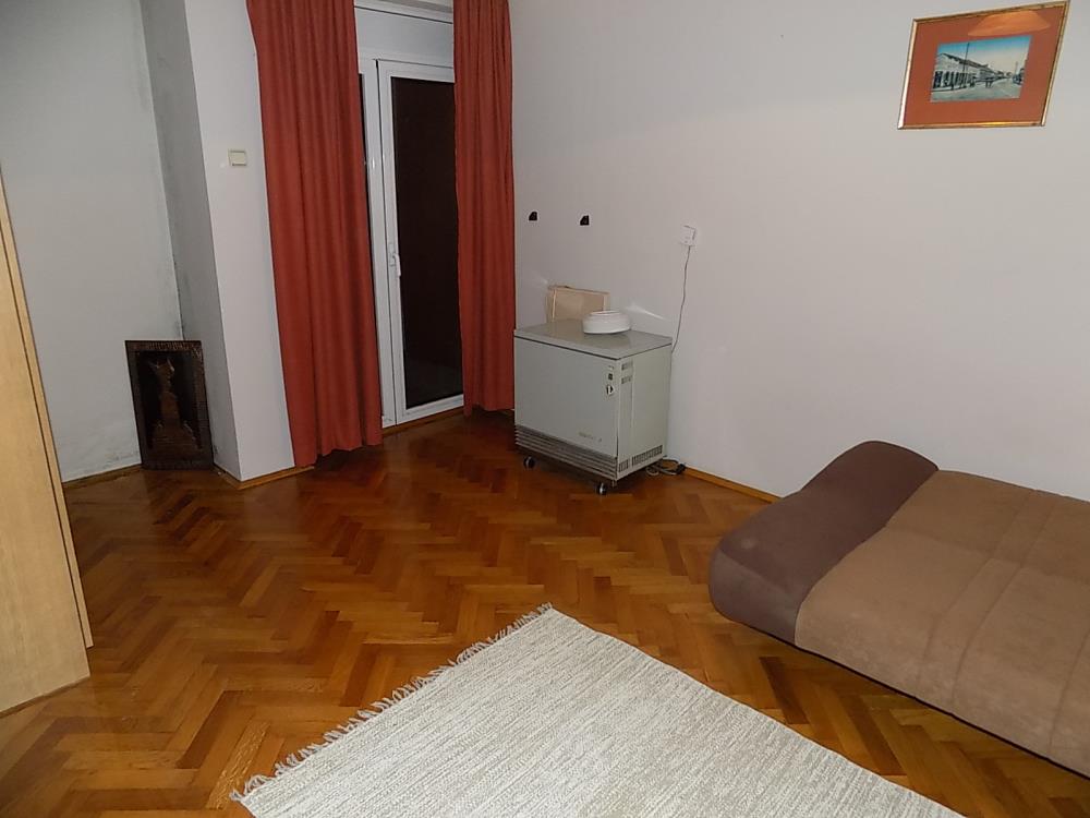 Dvosoban renoviran stan za prodaju