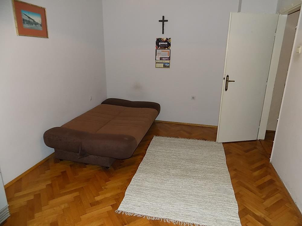 Dvosoban renoviran stan za prodaju