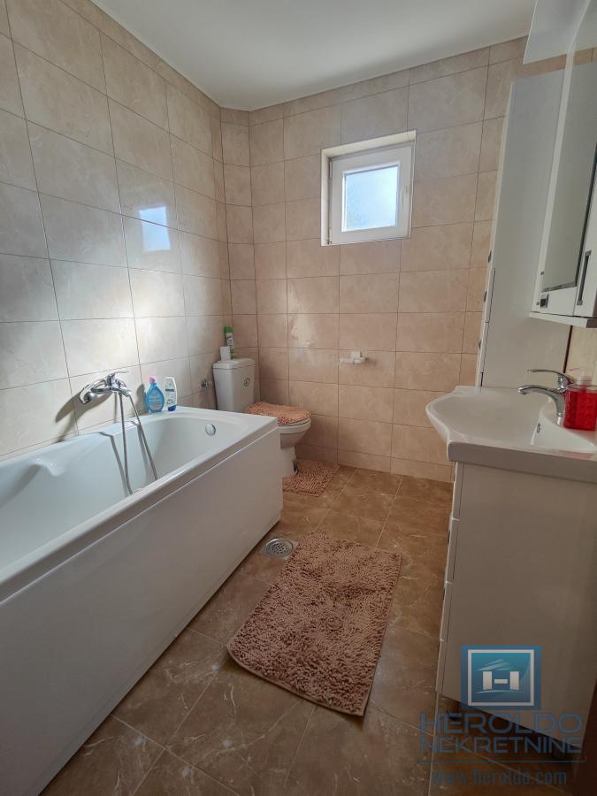 Prelepa nova kuća na Budžinom brdu