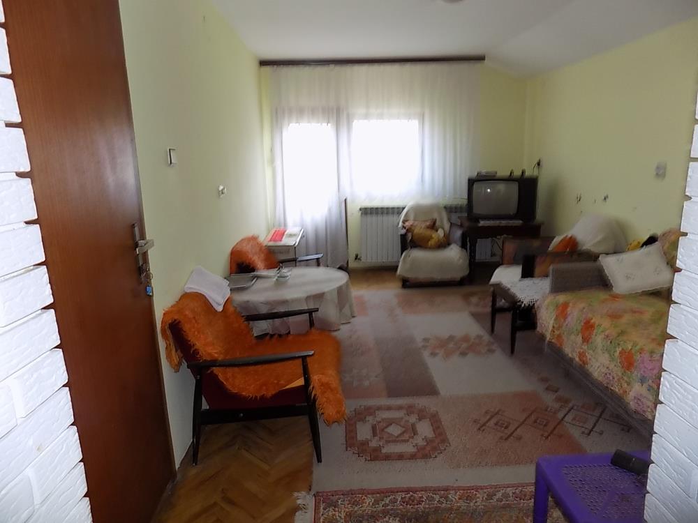 Kuća – 4 stambene jedinice