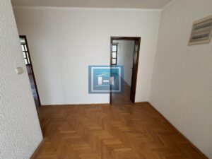 Stambeno poslovni objekat od 885m2 sa 4 lokala