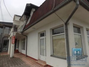 Poslovno stambeni objekat na ulazu u Ćupriju
