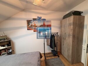 Dvosoban stan u potkrovlju ! Postoji mogućnost kupovine preko kredita!!