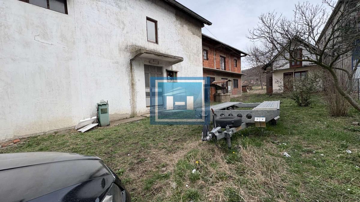 Prostrana seoska kuća u Majuru