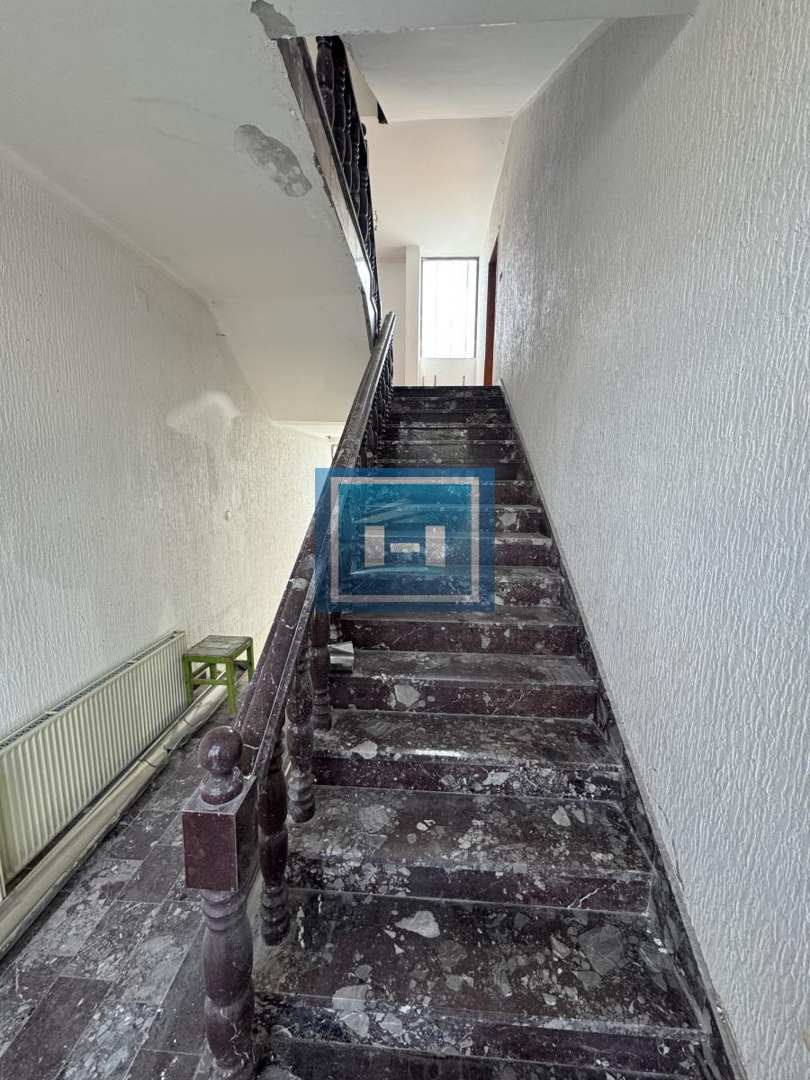 Stambeno poslovni objekat od 885m2 sa 4 lokala