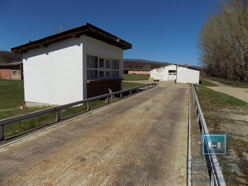 Poslovni objekat u Sumrakovcu – Boljevac