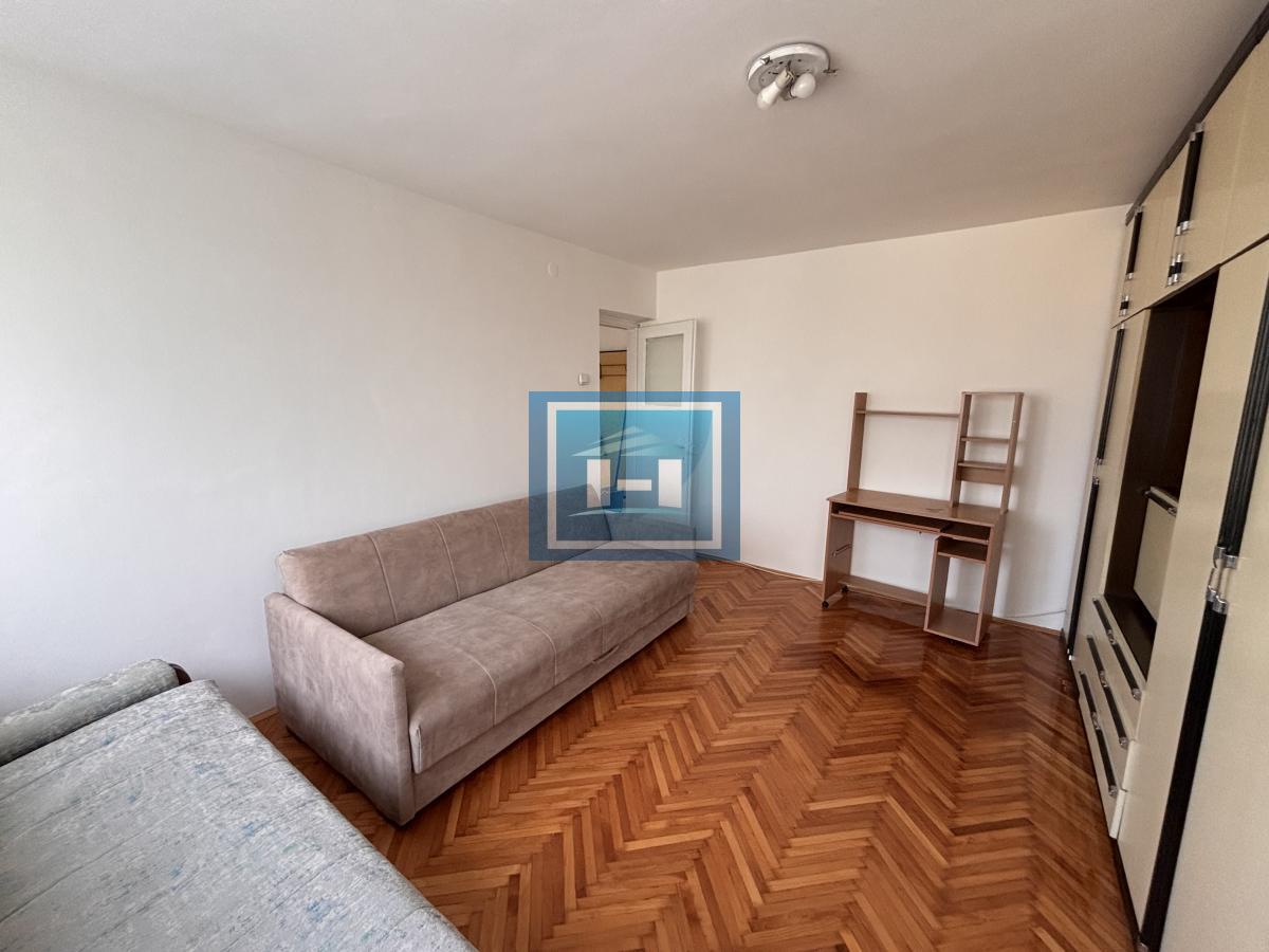 Dvosoban stan 2. sprat, Kajsijar, postoji mogućnost kupovine na kredit