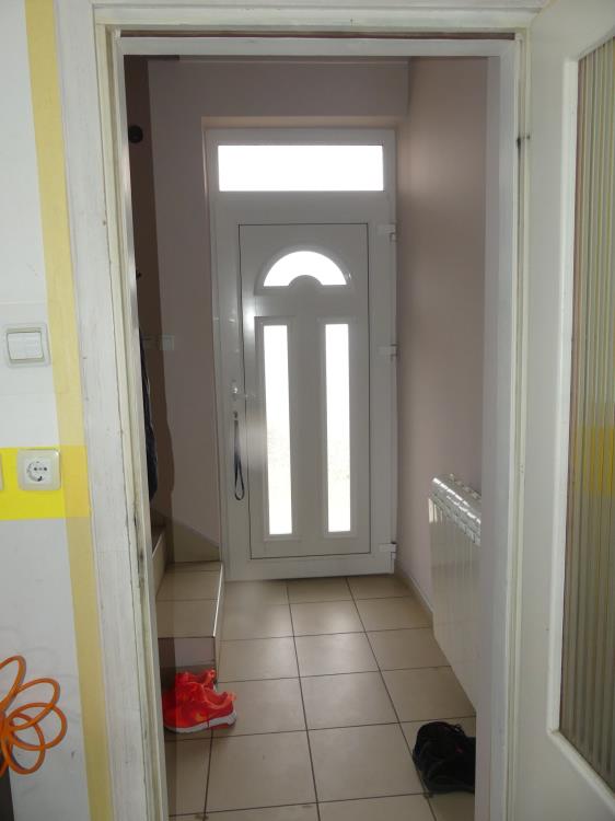 Kuća novije gradnje, okolina Jagodine