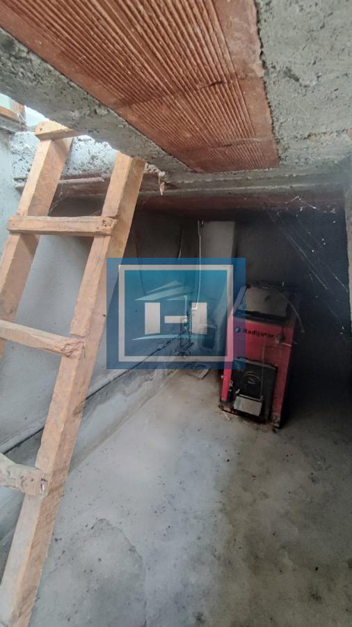 Stambeno-poslovni objekat u centru Rekovca po ceni 300eur/m2
